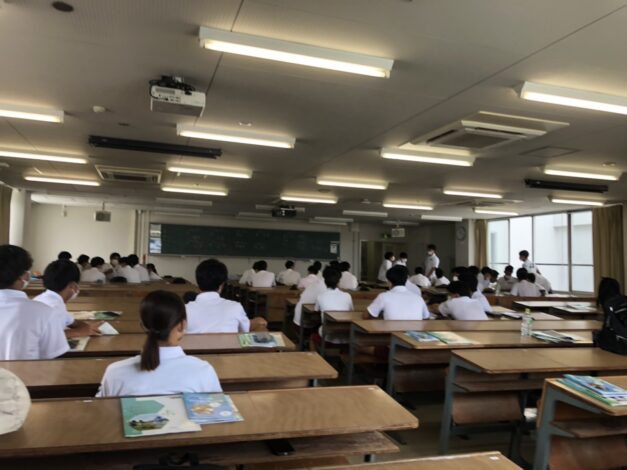 1・2年生約60名がキッズリーダー養成講習会を受講いたしました